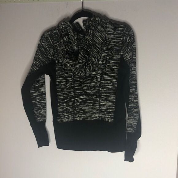 ZELLA black and white zip up sweatshirt - Picture 5 of 11